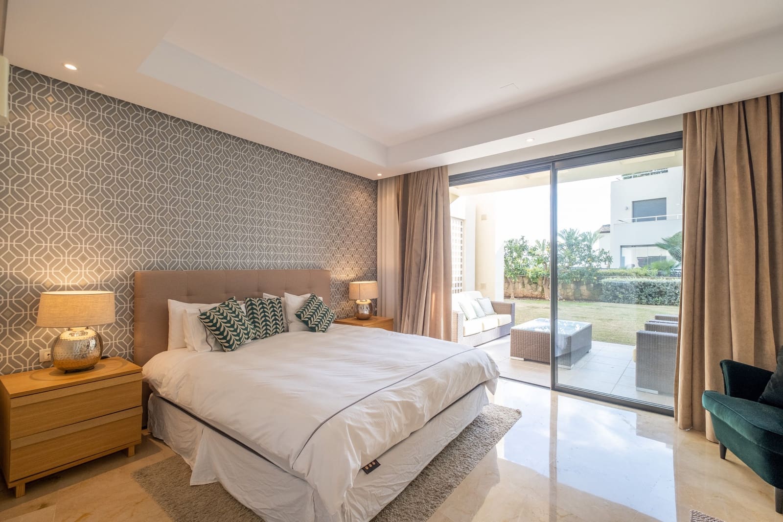 1 bedroom Apartment for sale in Marbella with pool - € 695,000 (Ref: 9245912)