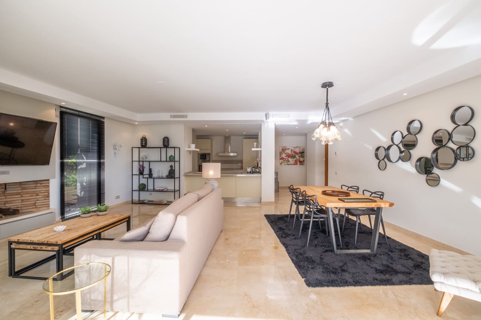 1 bedroom Apartment for sale in Marbella with pool - € 695,000 (Ref: 9245912)
