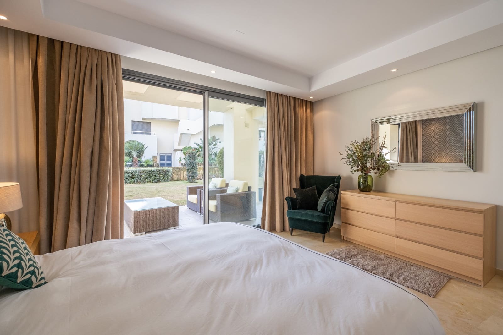1 bedroom Apartment for sale in Marbella with pool - € 695,000 (Ref: 9245912)