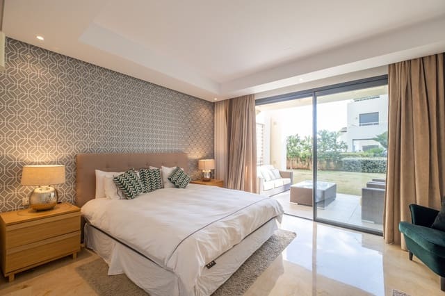 1 bedroom Apartment for sale in Marbella with pool - € 695,000 (Ref: 9245912)