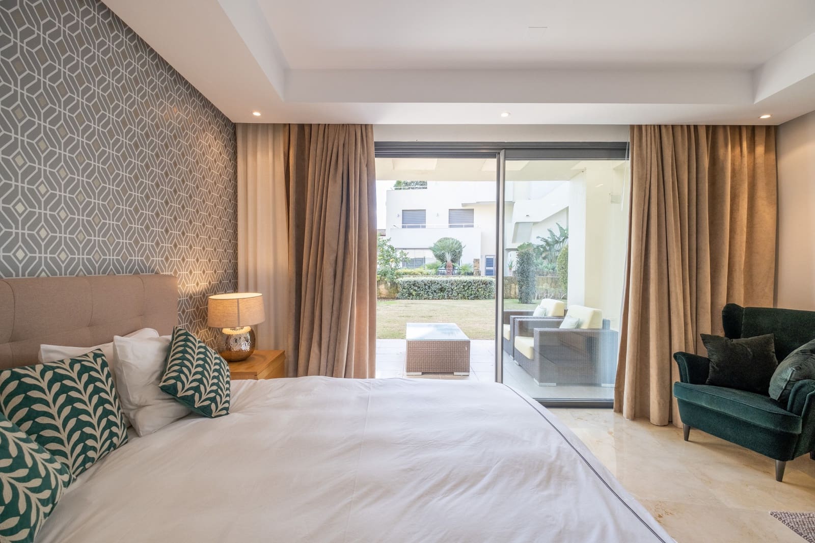 1 bedroom Apartment for sale in Marbella with pool - € 695,000 (Ref: 9245912)