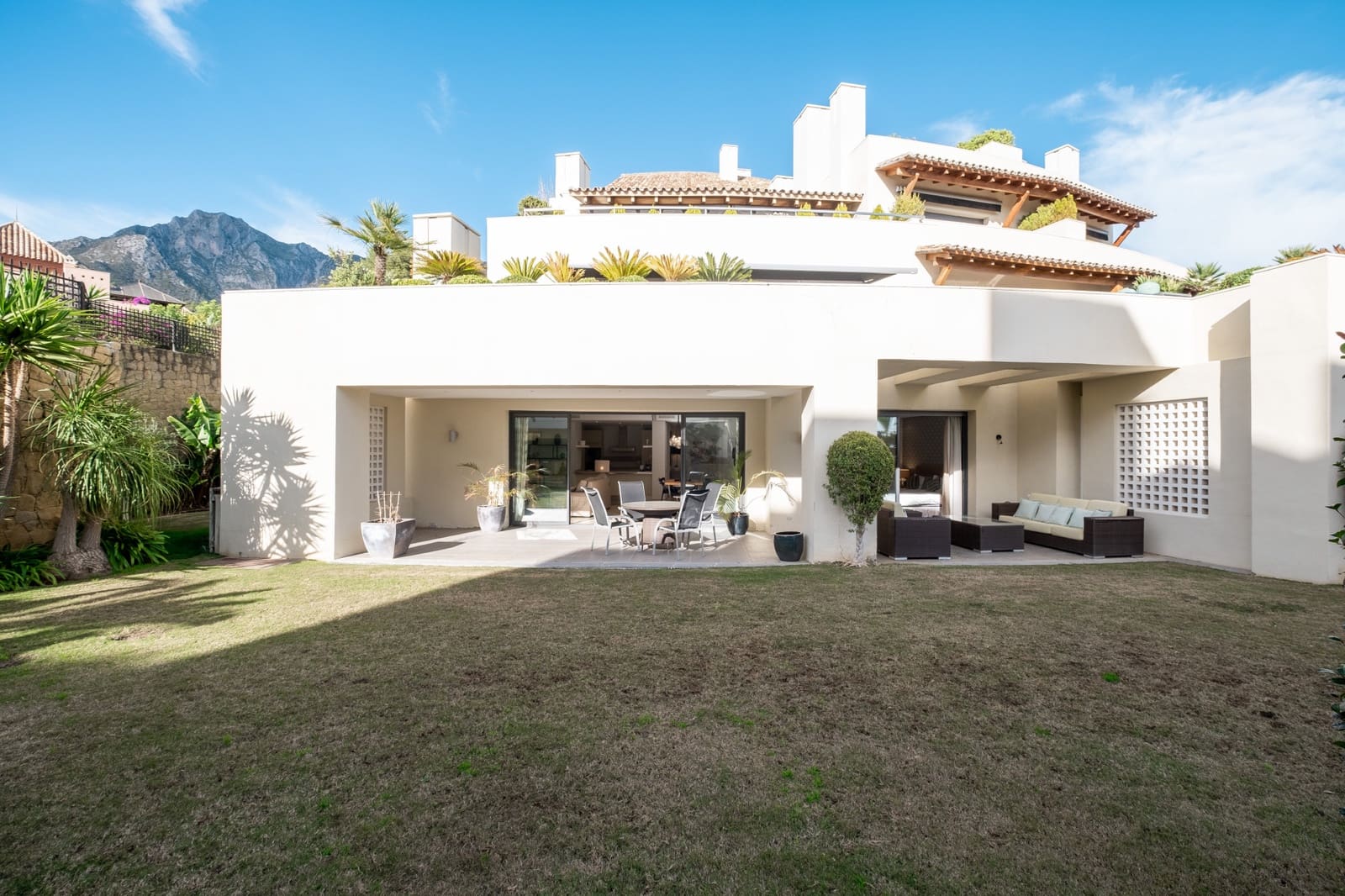 1 bedroom Apartment for sale in Marbella with pool - € 695,000 (Ref: 9245912)