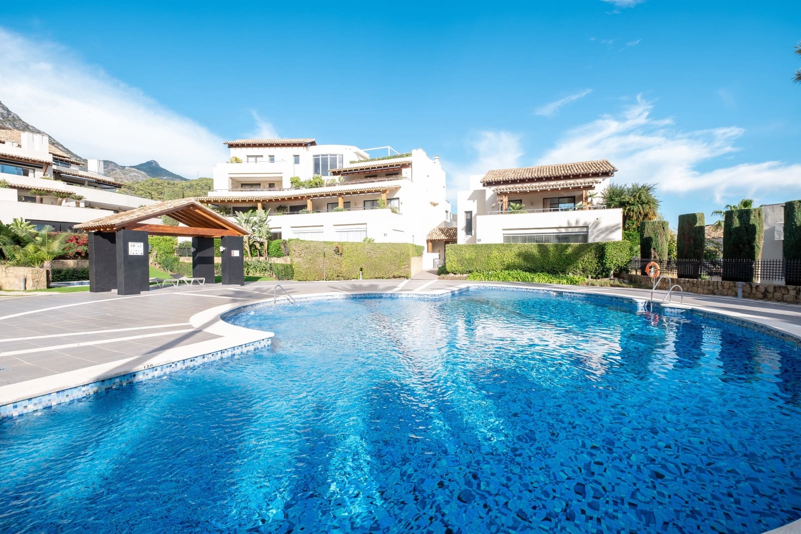 1 bedroom Apartment for sale in Marbella with pool - € 695,000 (Ref: 9245912)