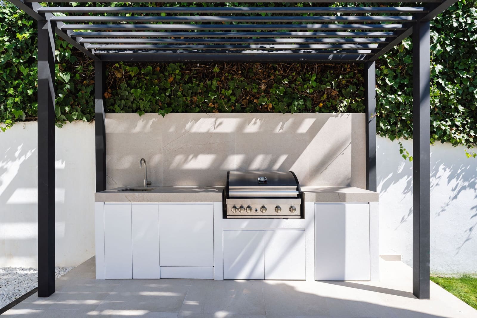 5 bedroom Villa for sale in Marbella with pool garage - € 3,650,000 (Ref: 9245915)