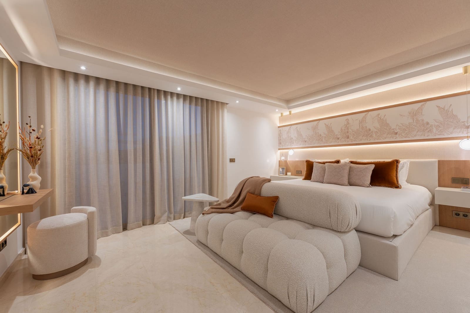 5 bedroom Villa for sale in Marbella with pool garage - € 3,650,000 (Ref: 9245915)