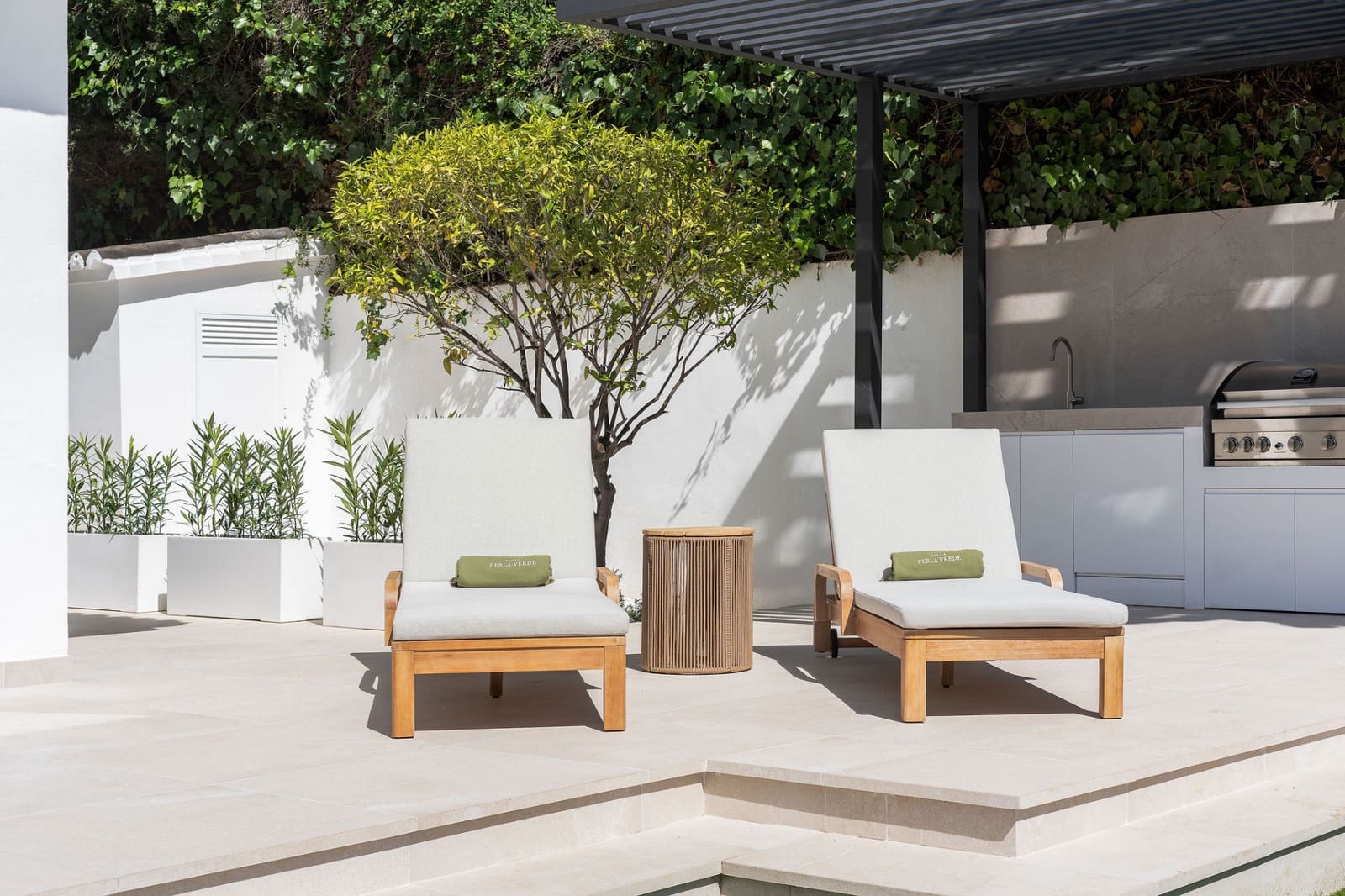 5 bedroom Villa for sale in Marbella with pool garage - € 3,650,000 (Ref: 9245915)