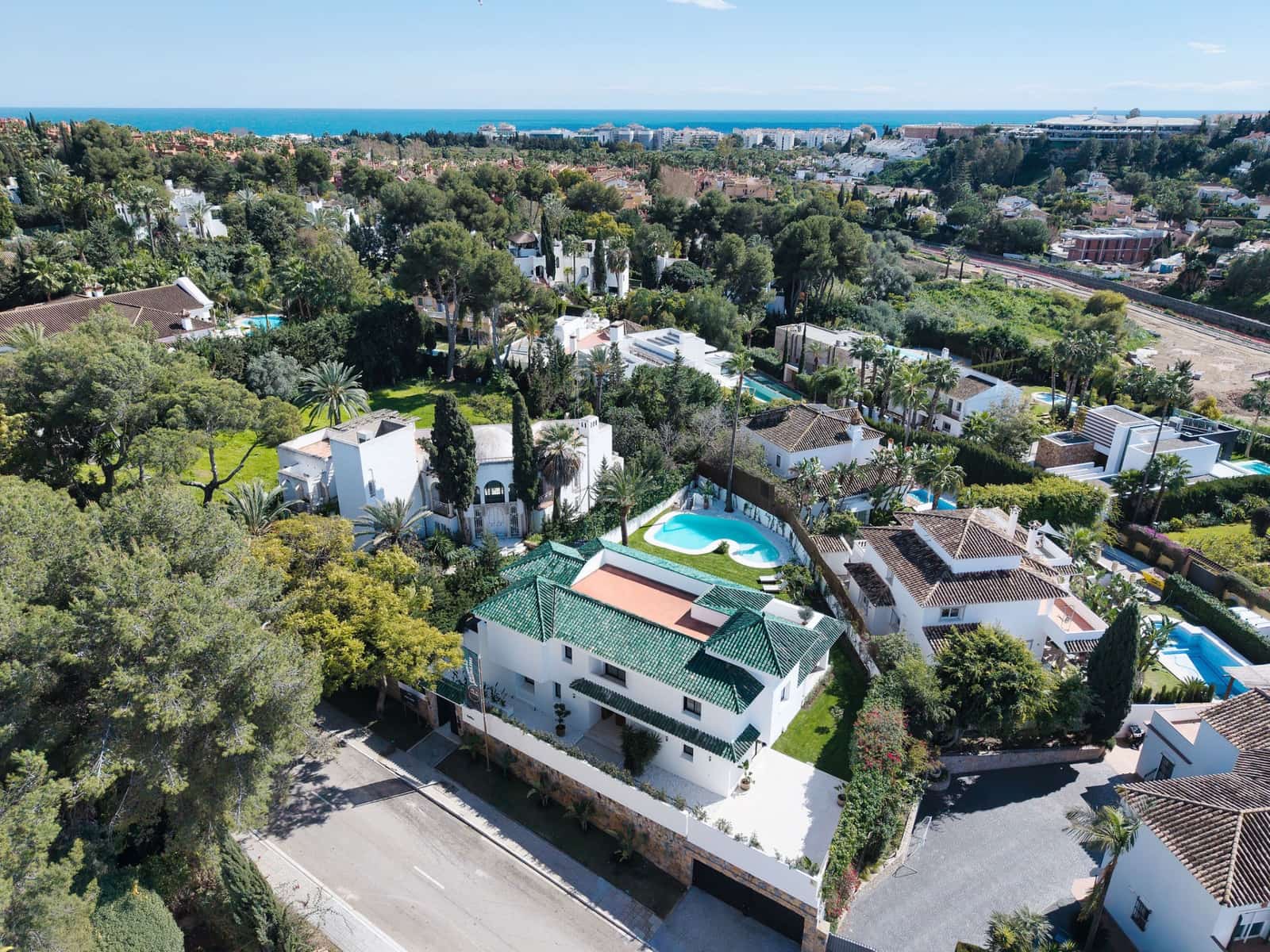 5 bedroom Villa for sale in Marbella with pool garage - € 3,650,000 (Ref: 9245915)