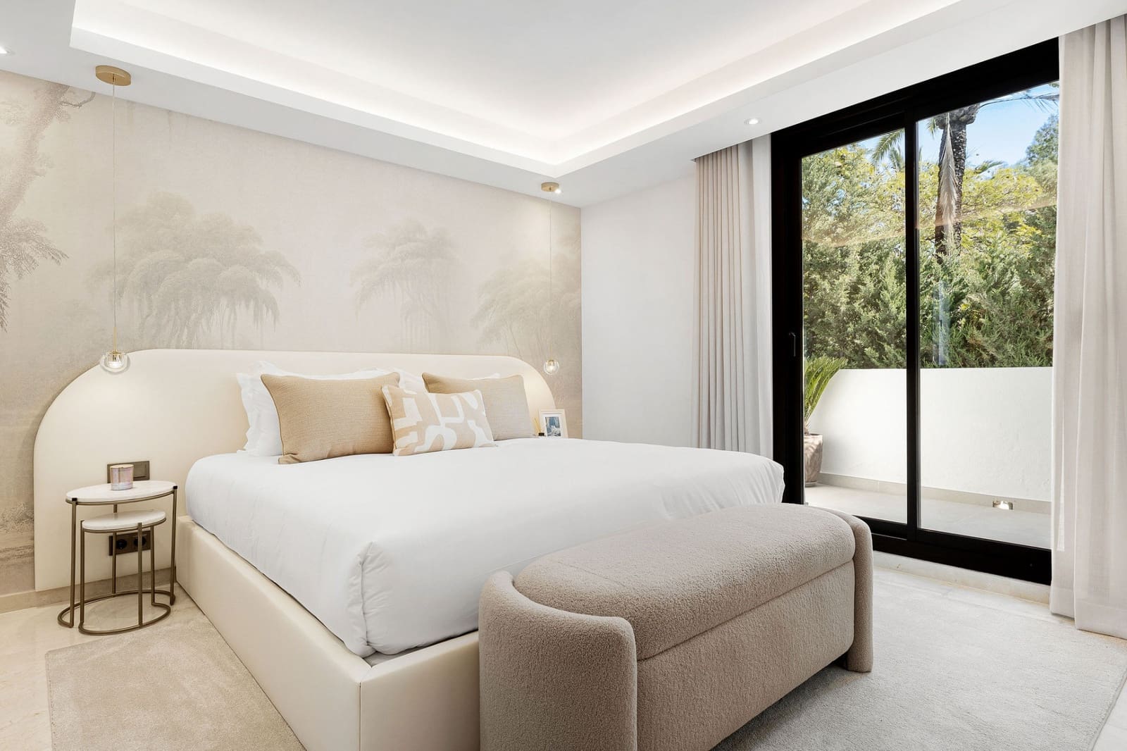 5 bedroom Villa for sale in Marbella with pool garage - € 3,650,000 (Ref: 9245915)
