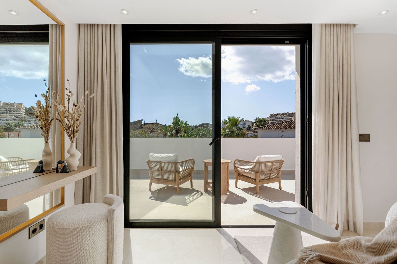 5 bedroom Villa for sale in Marbella with pool garage - € 3,650,000 (Ref: 9245915)