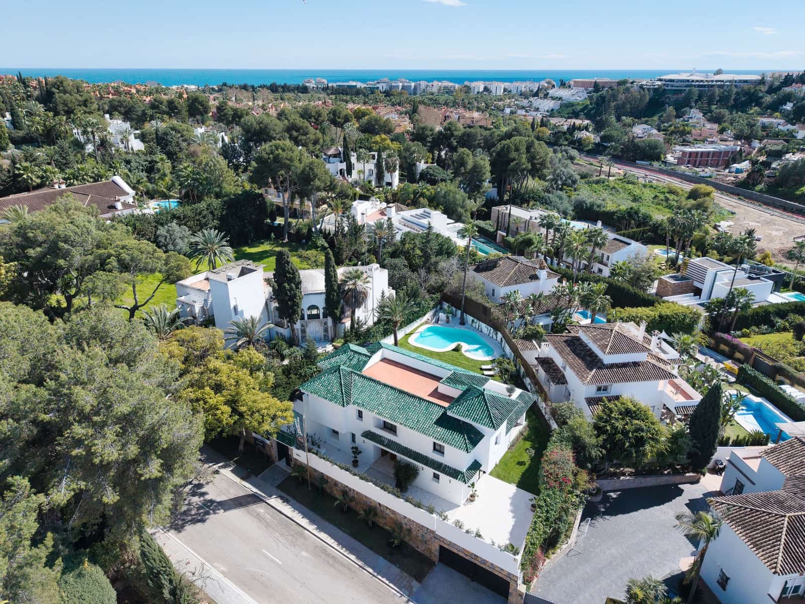 5 bedroom Villa for sale in Marbella with pool garage - € 3,650,000 (Ref: 9245915)
