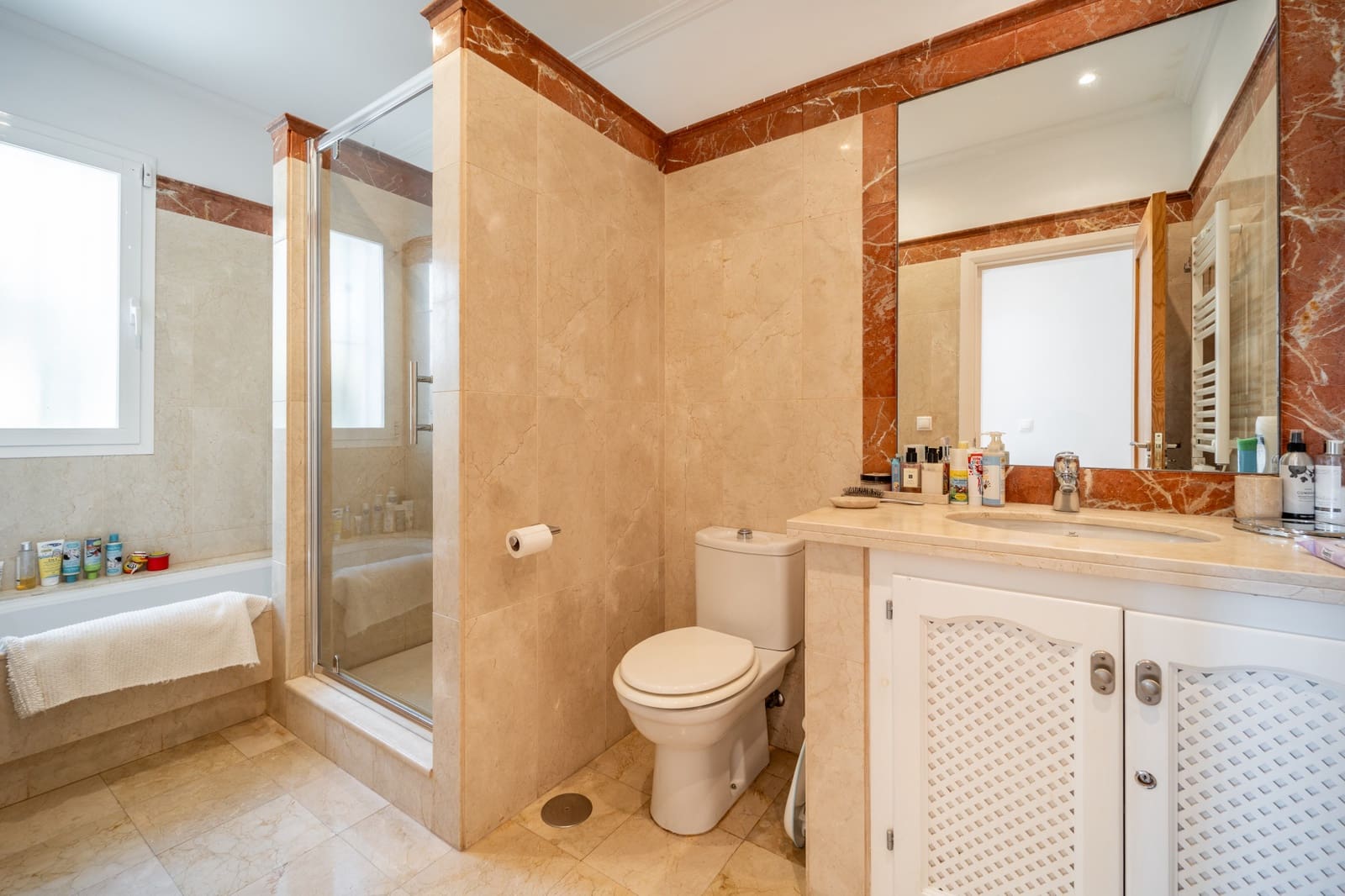 4 soverom Villa til salgs i Istan med svømmebasseng garasje - € 1 550 000 (Ref: 9245917)