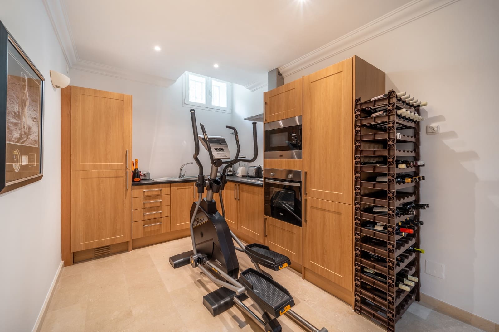 4 soverom Villa til salgs i Istan med svømmebasseng garasje - € 1 550 000 (Ref: 9245917)