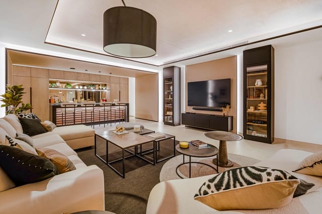 6 sypialnia Willa na sprzedaż w Marbella z basenem garażem - 6 500 000 € (Ref: 9245920)