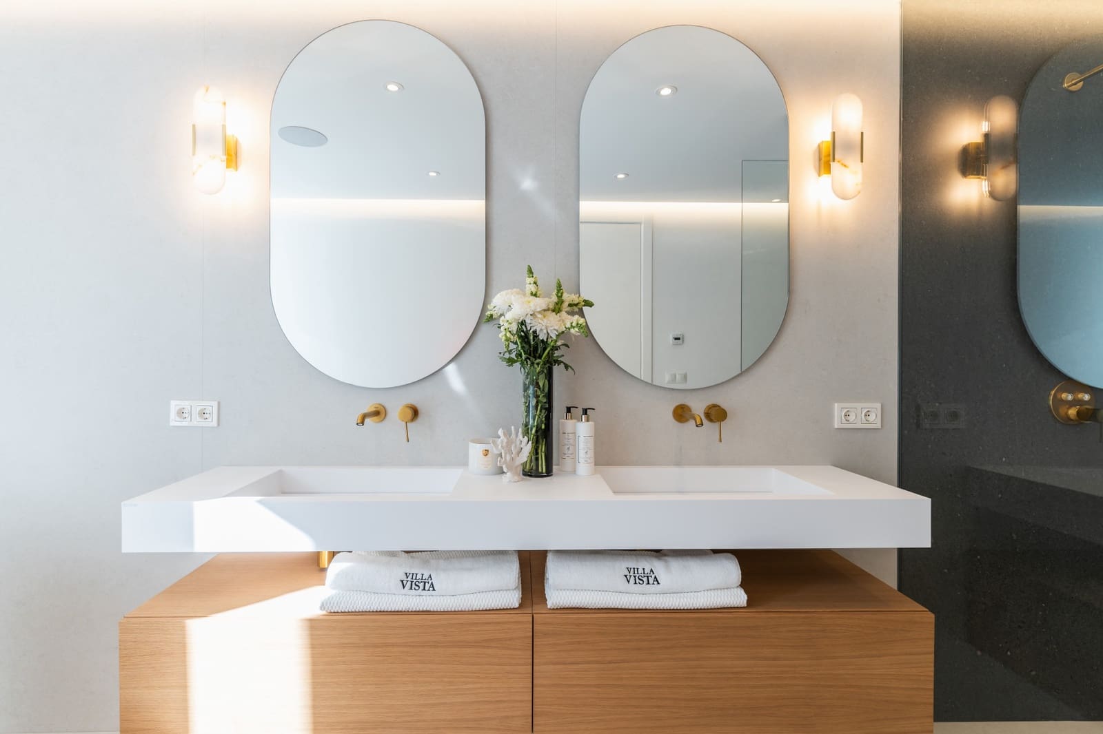 4 bedroom Villa for sale in Marbella with pool garage - € 3,669,000 (Ref: 9245921)