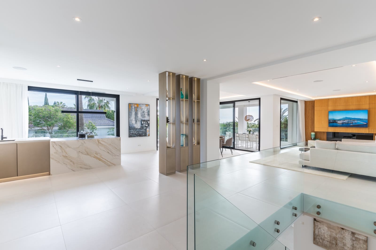 4 bedroom Villa for sale in Marbella with pool garage - € 3,669,000 (Ref: 9245921)