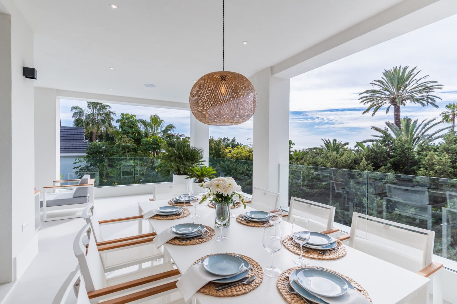 4 bedroom Villa for sale in Marbella with pool garage - € 3,669,000 (Ref: 9245921)
