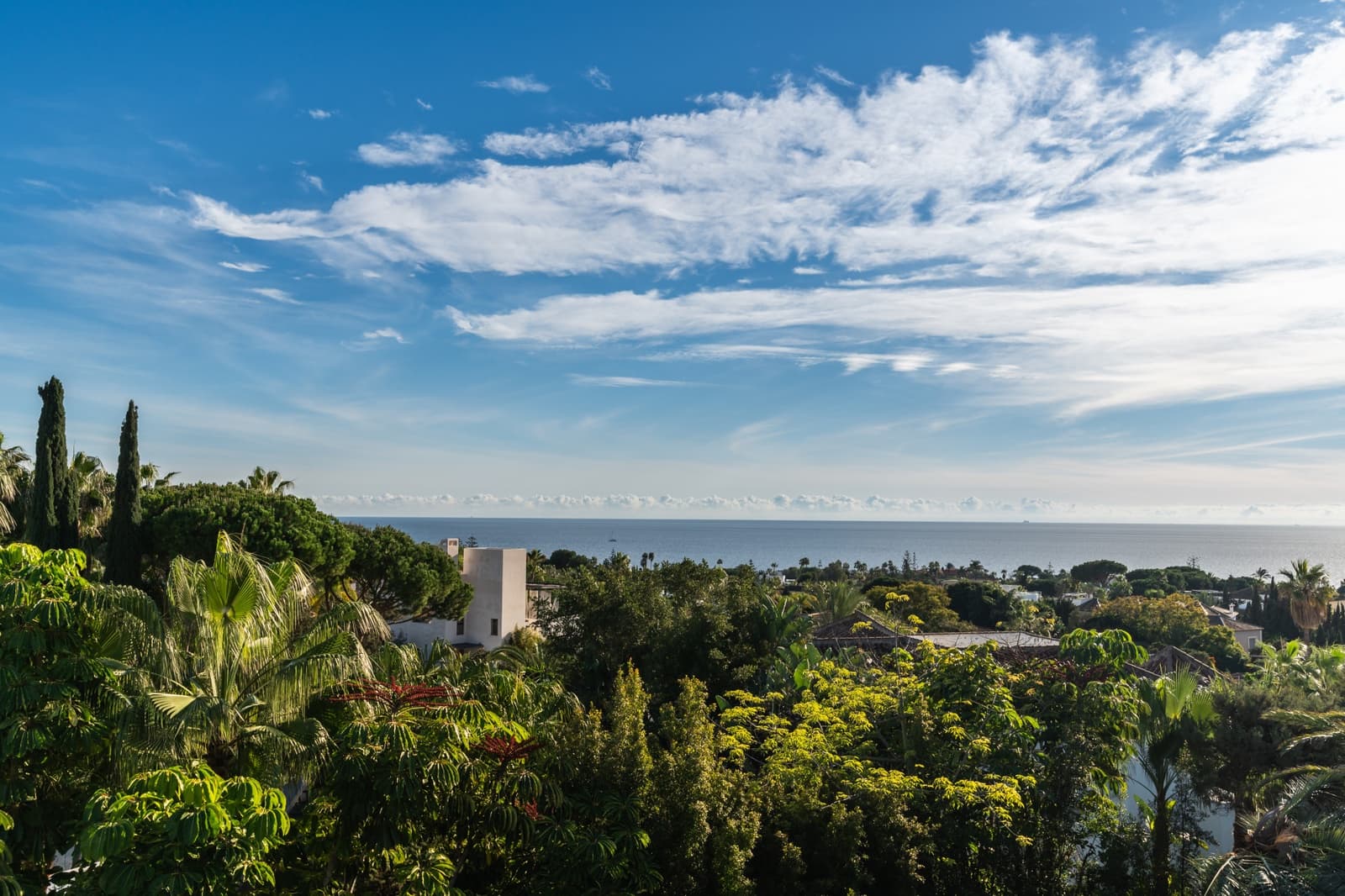 4 bedroom Villa for sale in Marbella with pool garage - € 3,669,000 (Ref: 9245921)