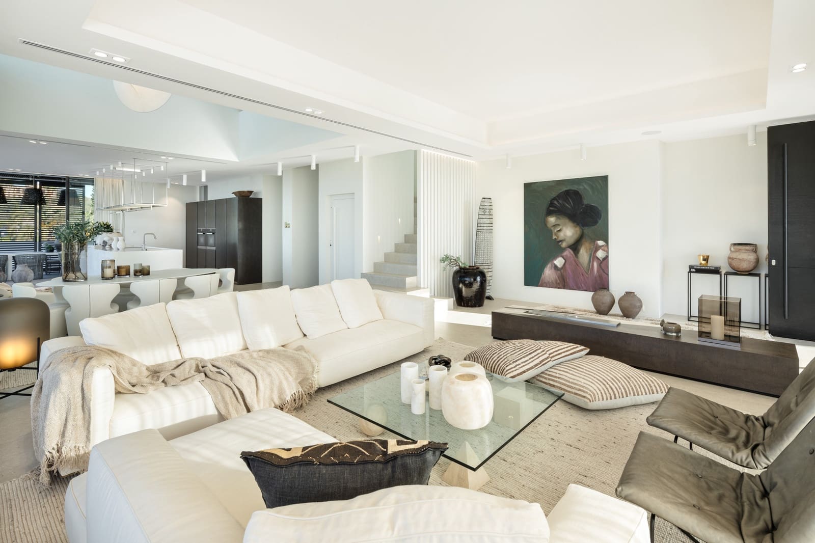 6 bedroom Villa for sale in La Quinta with pool garage - € 7,895,000 (Ref: 9245923)