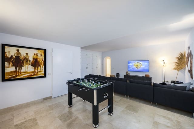 6 bedroom Villa for sale in Marbella with pool garage - € 4,000,000 (Ref: 9245924)