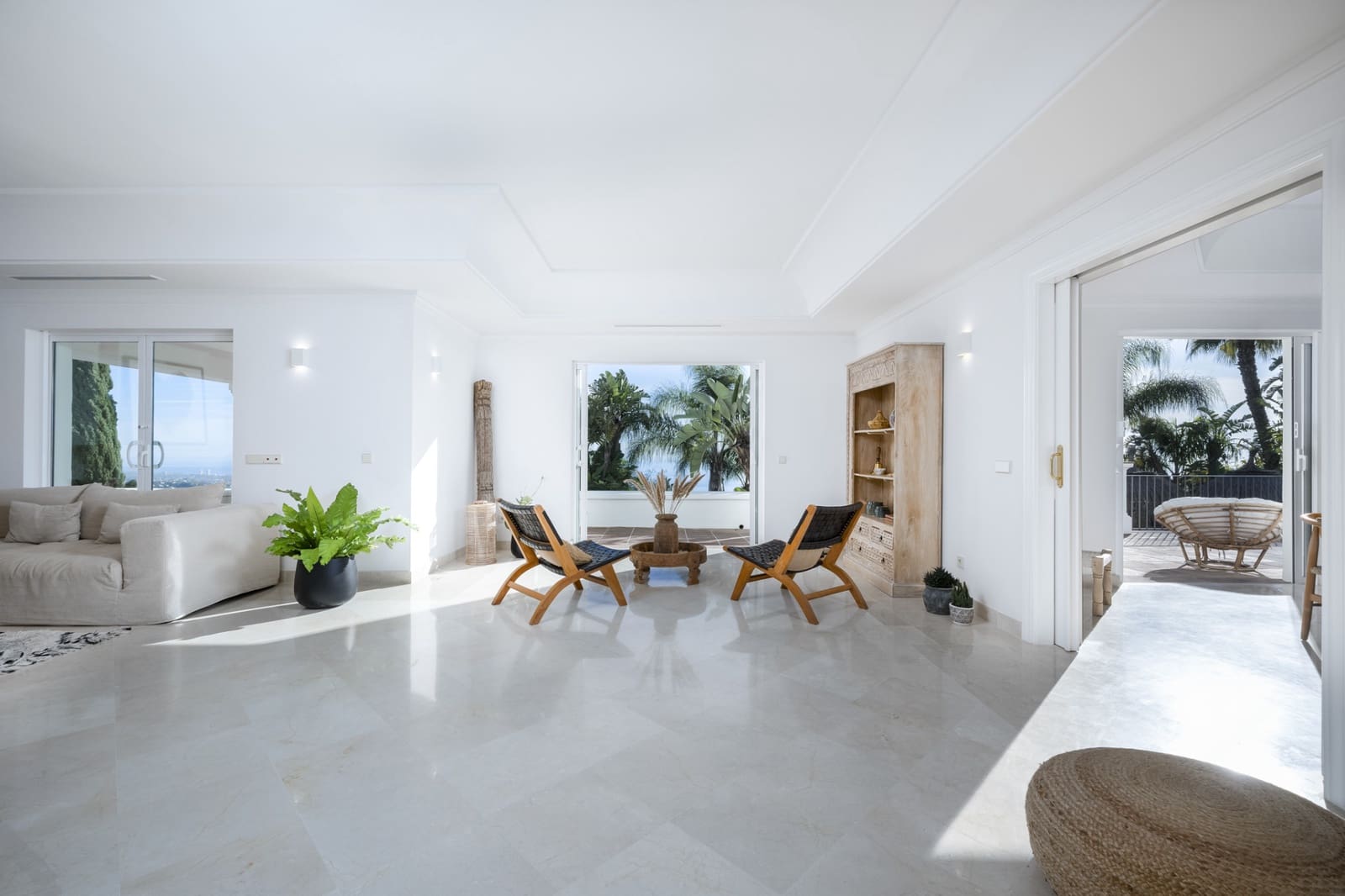 6 bedroom Villa for sale in Marbella with pool garage - € 4,000,000 (Ref: 9245924)