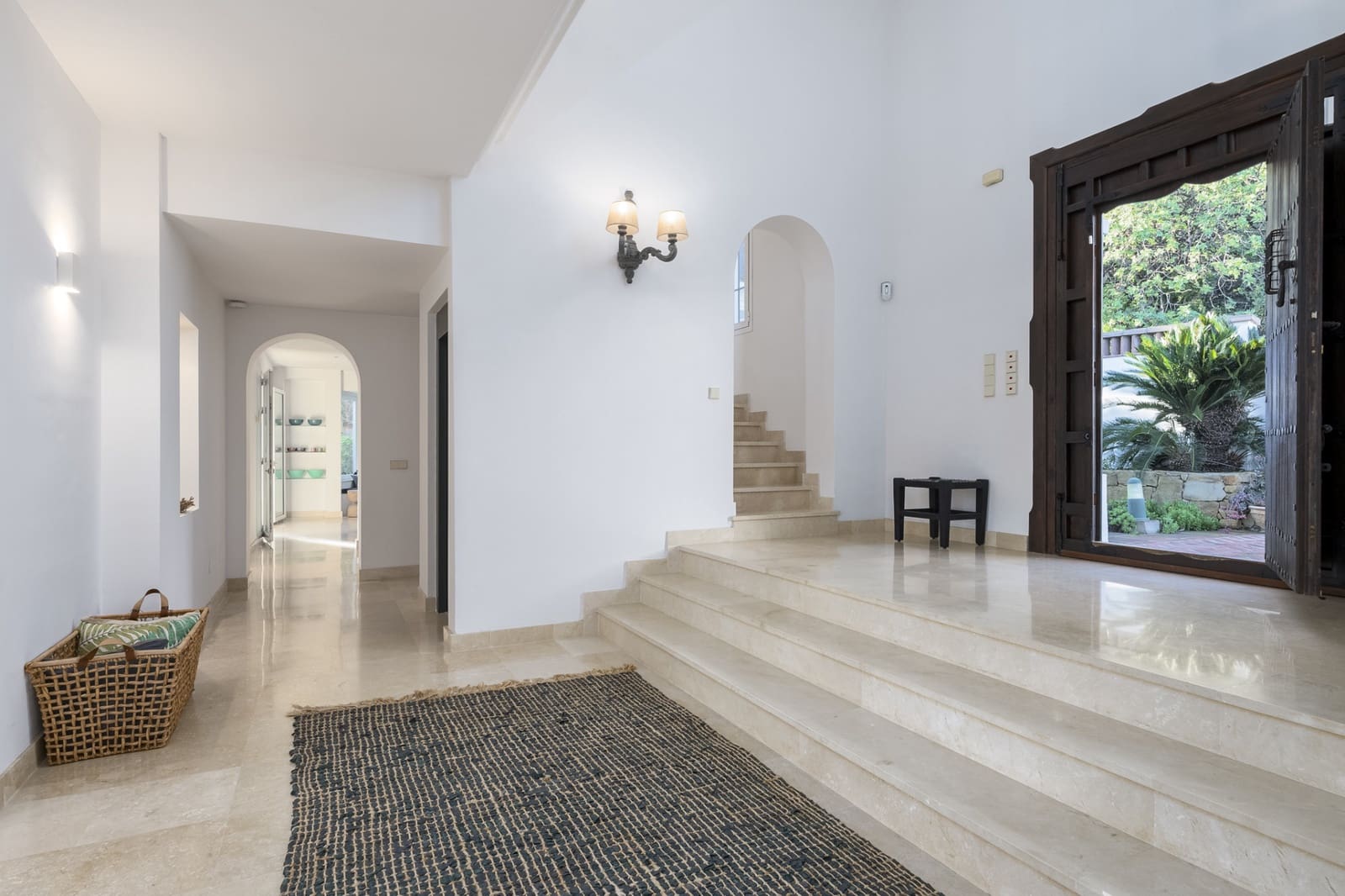 6 bedroom Villa for sale in Marbella with pool garage - € 4,000,000 (Ref: 9245924)