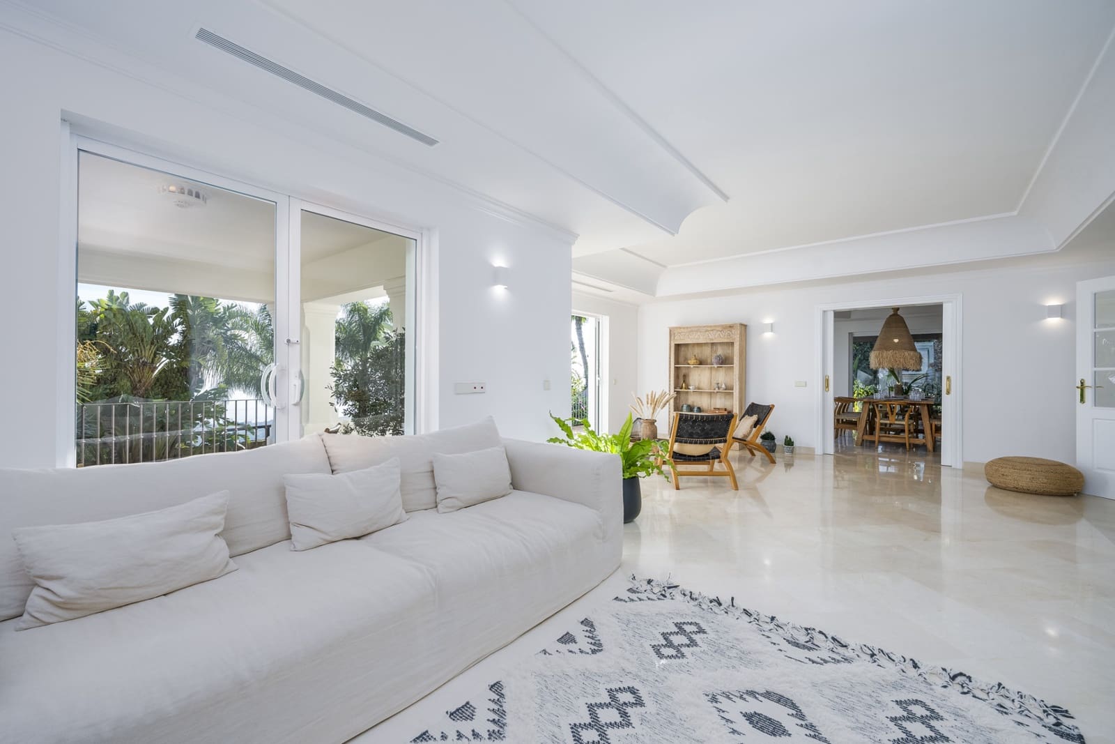 6 bedroom Villa for sale in Marbella with pool garage - € 4,000,000 (Ref: 9245924)