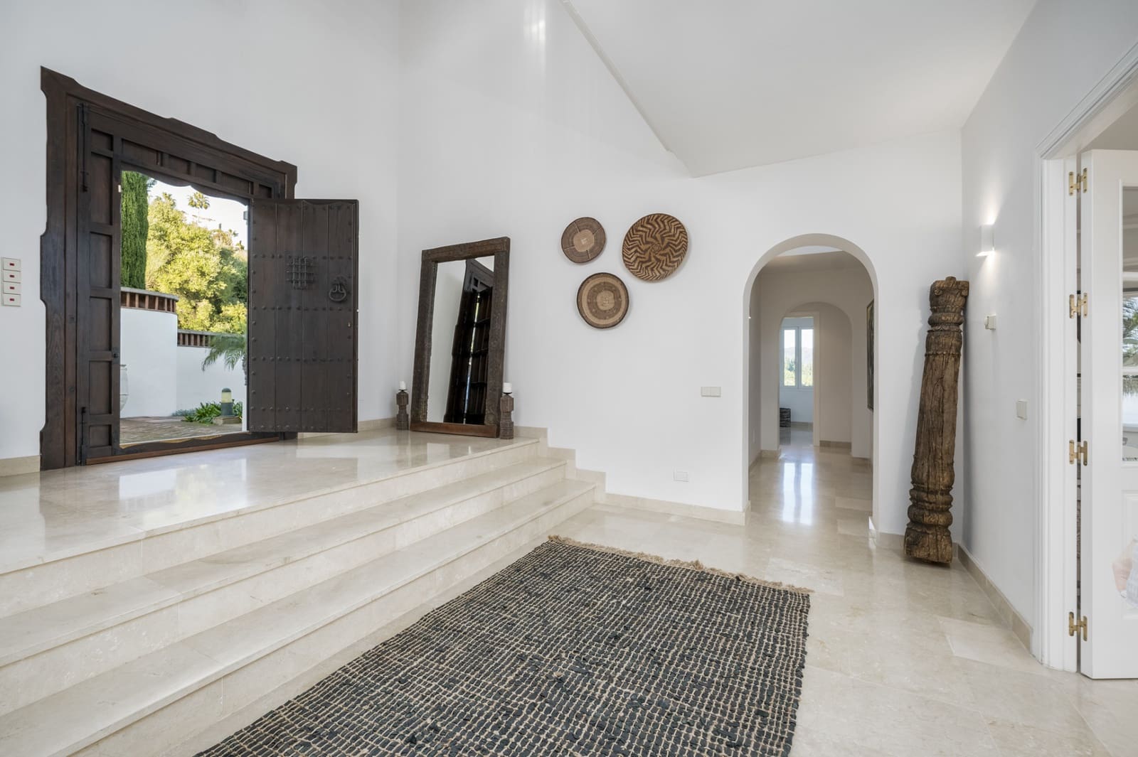 6 bedroom Villa for sale in Marbella with pool garage - € 4,000,000 (Ref: 9245924)