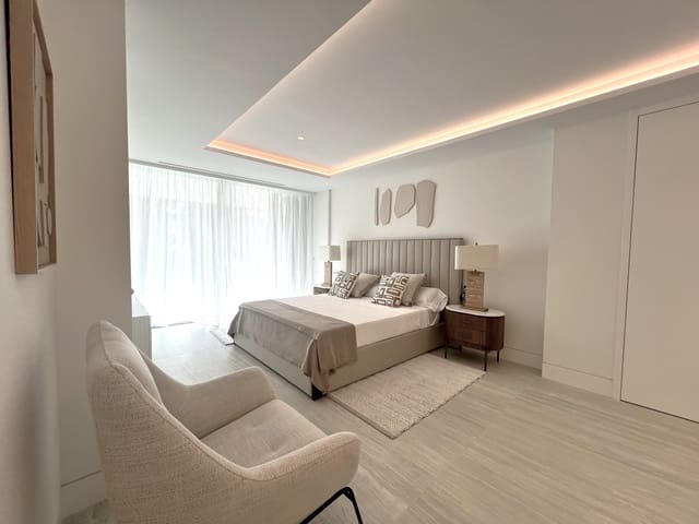 3 chambre Appartement à vendre à Estepona avec piscine garage - 3 360 000 € (Ref: 9245925)