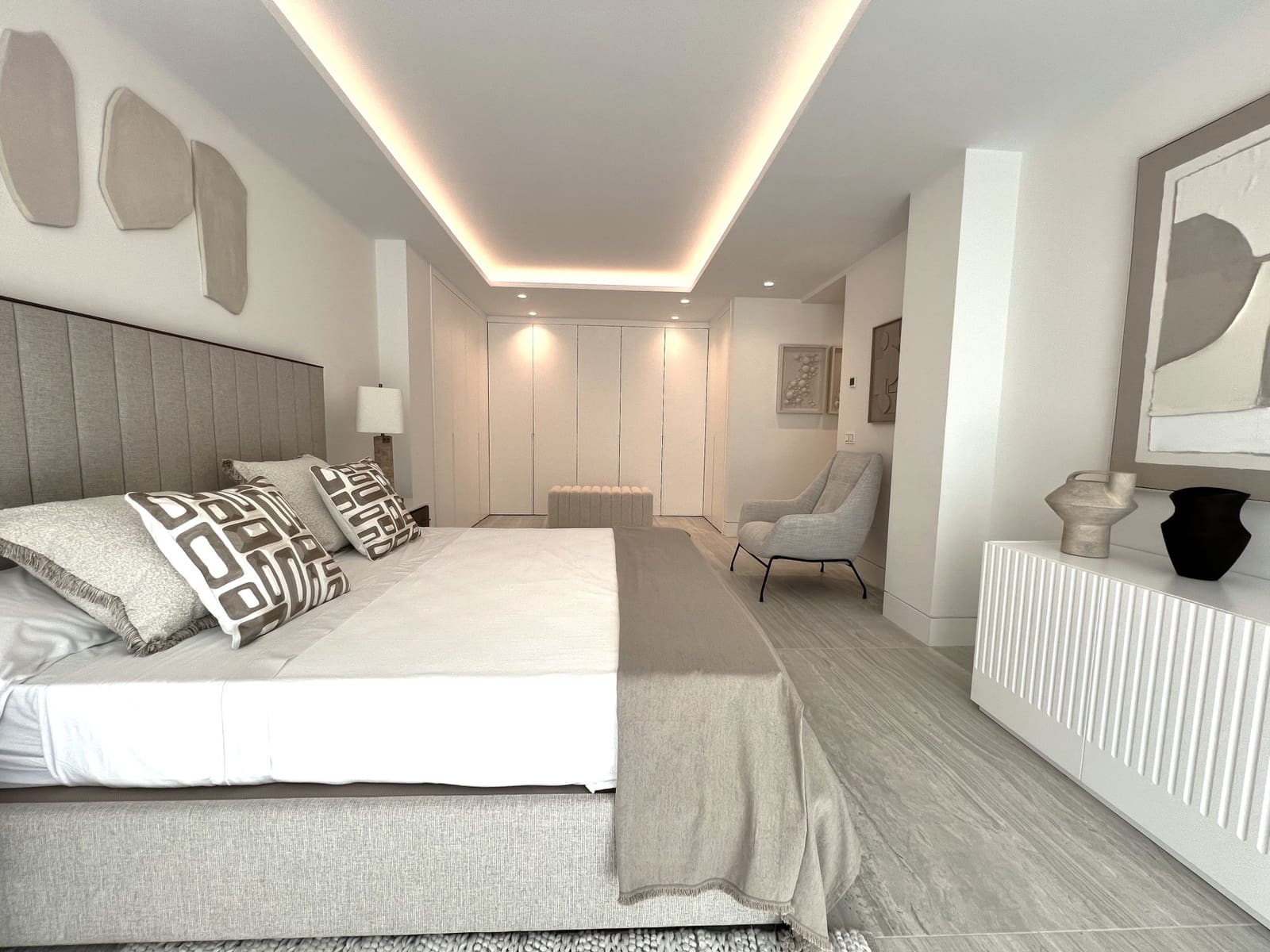 Apartamento de 3 habitaciones en Estepona en venta con piscina garaje - 3.360.000 € (Ref: 9245925)