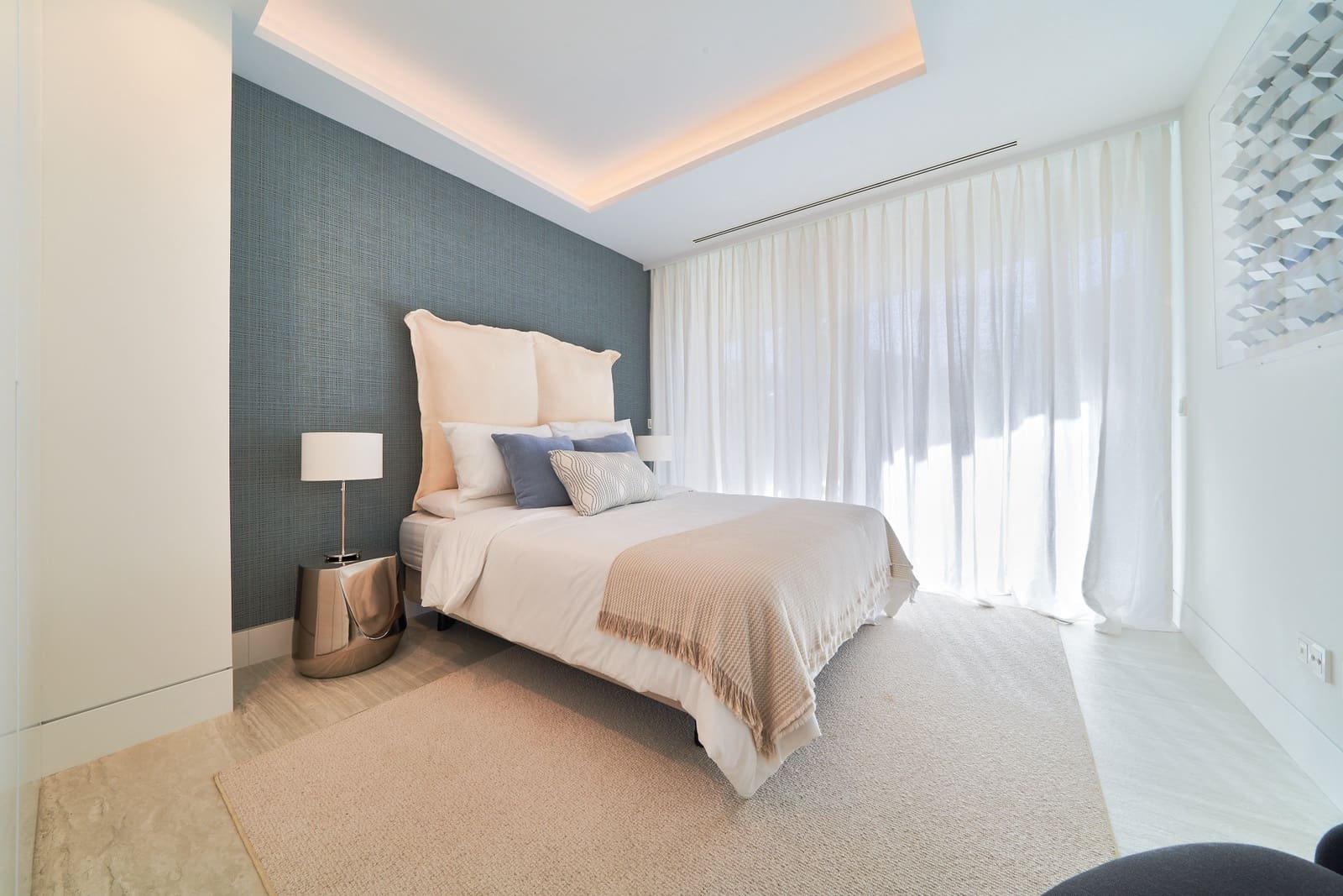 2 bedroom Apartment for sale in Estepona with pool garage - € 1,280,000 (Ref: 9245926)