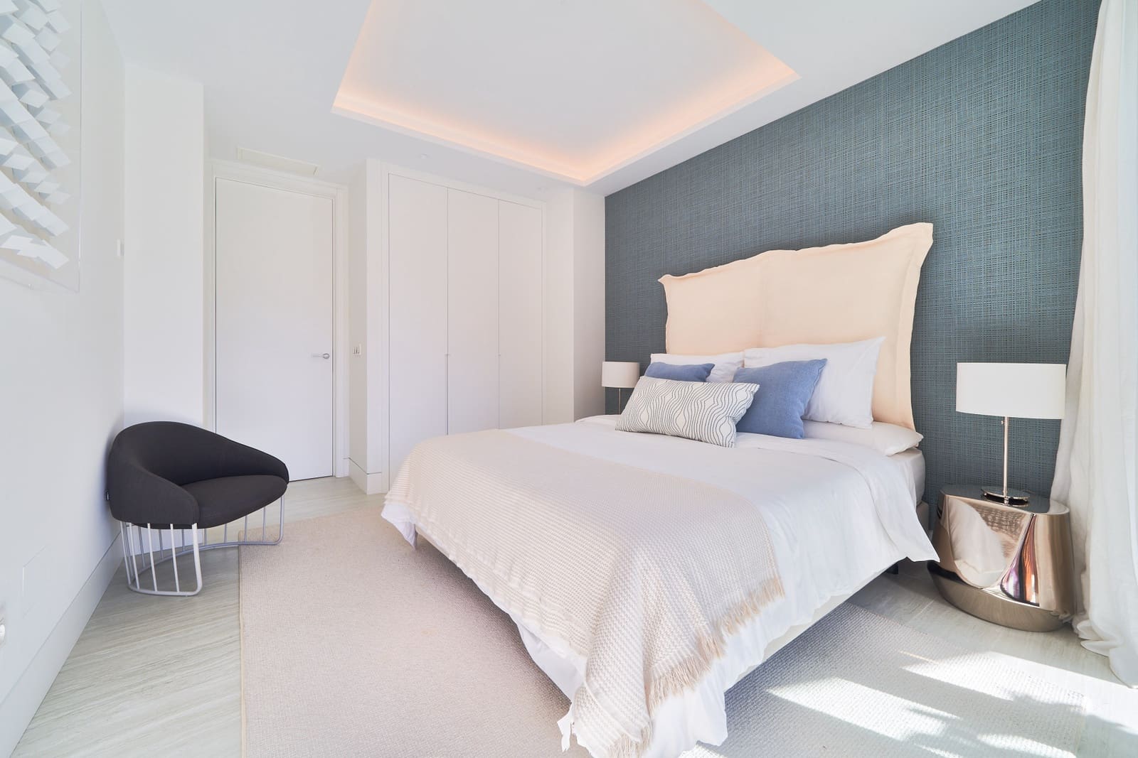 2 slaapkamer Appartement te koop in Estepona met zwembad garage - € 1.280.000 (Ref: 9245926)
