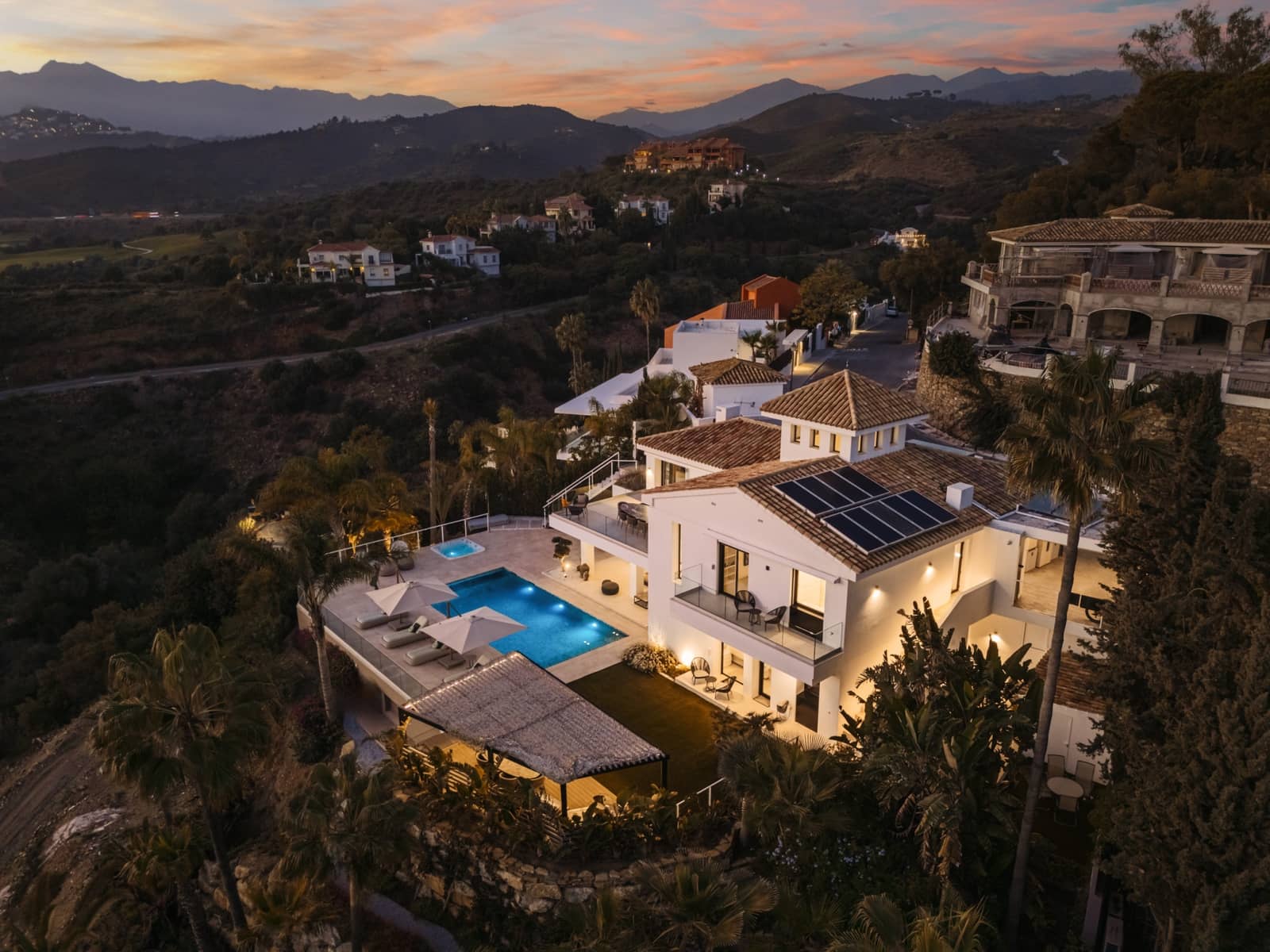 4 sovrum Villa till salu i Marbella med pool garage - 3 500 000 € (Ref: 9245931)