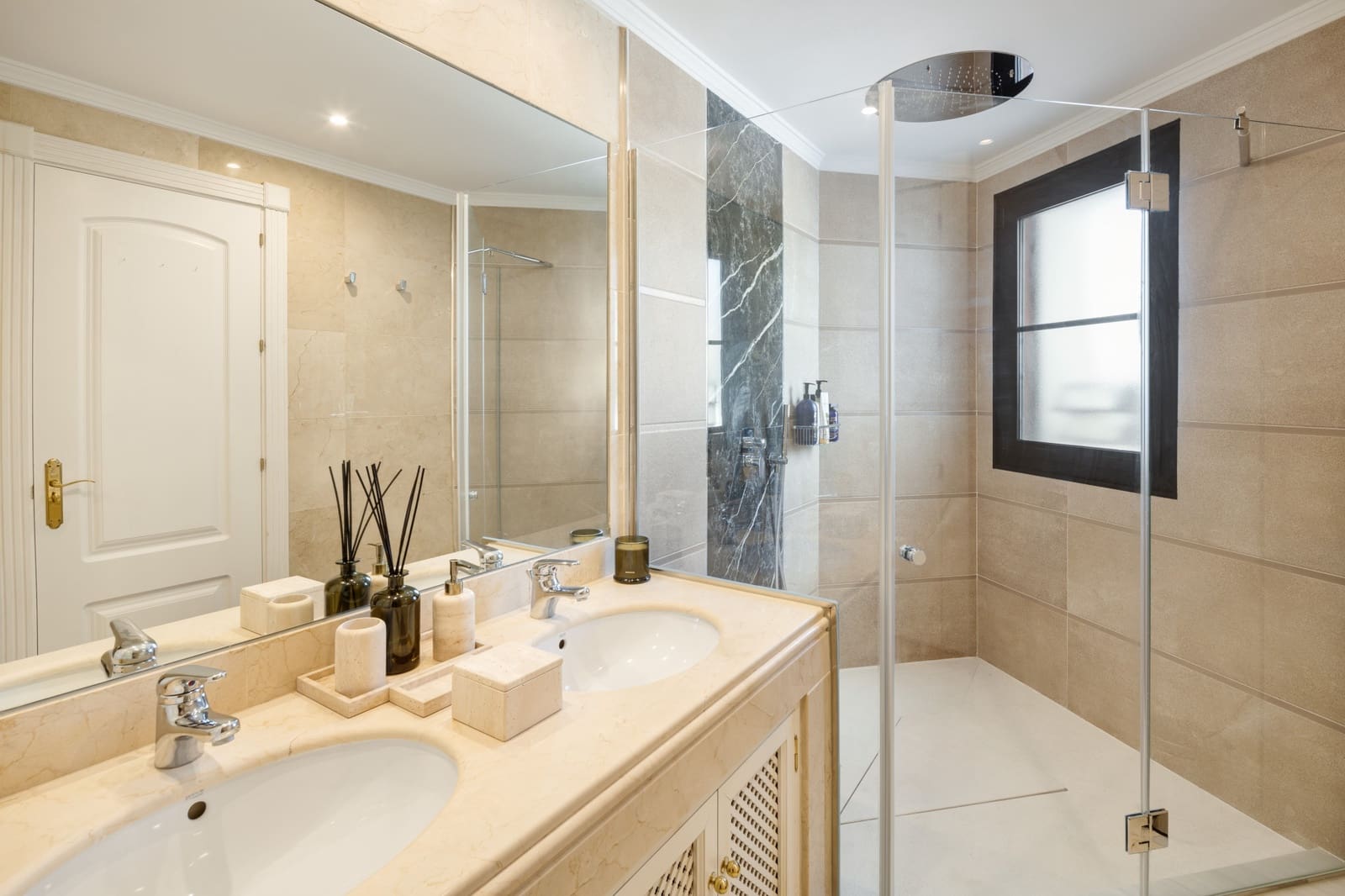 4 slaapkamer Villa te koop in La Quinta met zwembad garage - € 2.950.000 (Ref: 9245933)