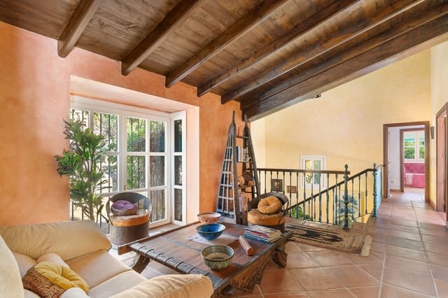 4 Zimmer Villa zu verkaufen in El Madroñal, Benahavís mit Pool Garage - 2.500.000 € (Ref: 9245934)