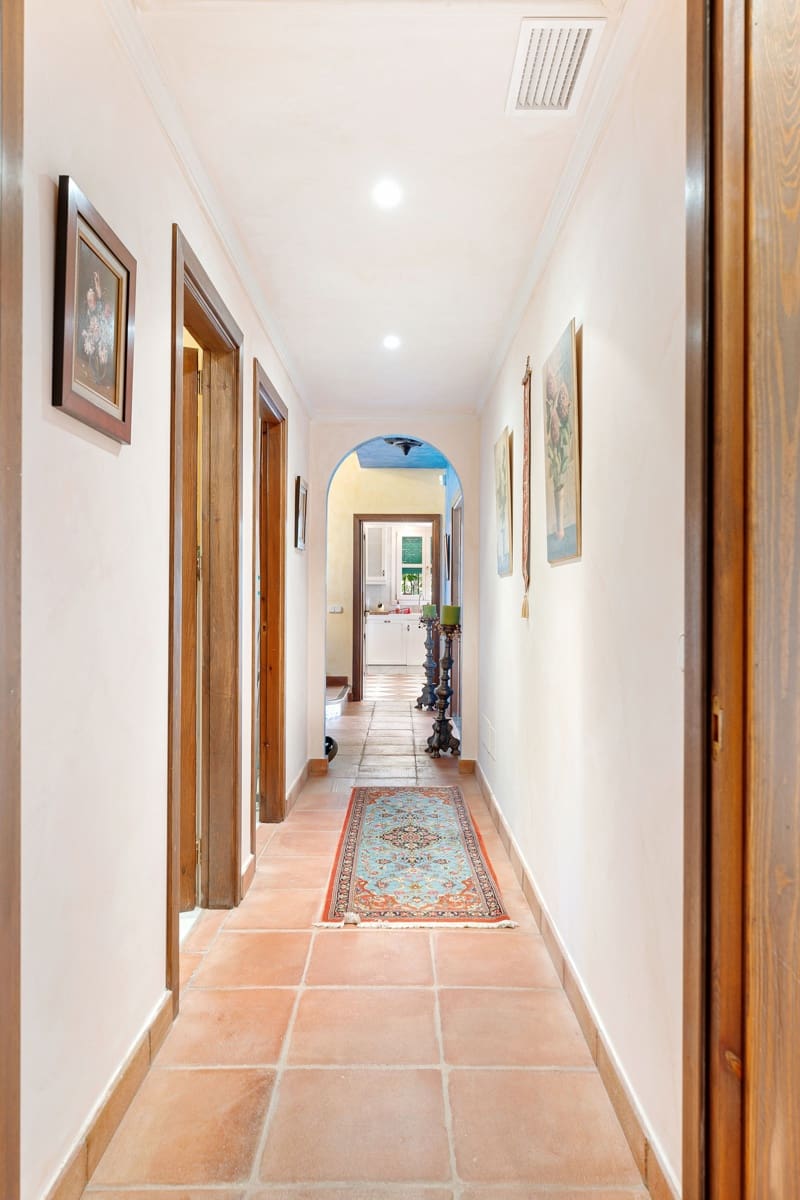 4 soverom Villa til salgs i El Madronal med svømmebasseng garasje - € 2 500 000 (Ref: 9245934)