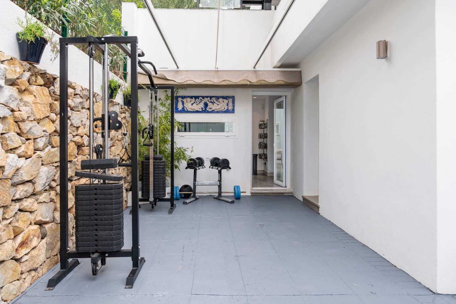 6 Zimmer Villa zu verkaufen in Nueva Andalucia mit Pool Garage - 2.590.000 € (Ref: 9245935)