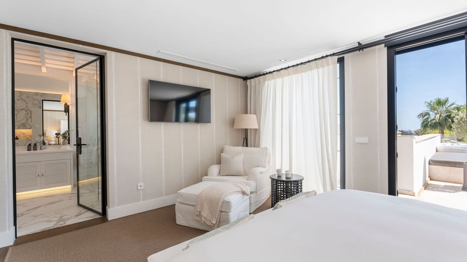 7 Zimmer Villa zu verkaufen in Marbella mit Pool Garage - 3.990.000 € (Ref: 9245936)