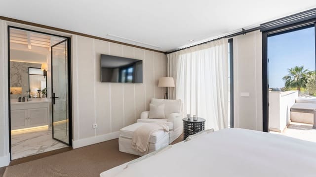 7 Zimmer Villa zu verkaufen in Marbella mit Pool Garage - 3.990.000 € (Ref: 9245936)