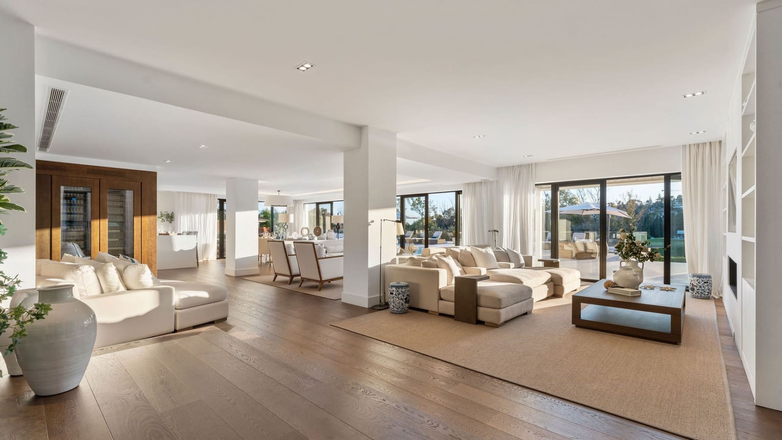 7 sypialnia Willa na sprzedaż w Marbella z basenem garażem - 3 990 000 € (Ref: 9245936)