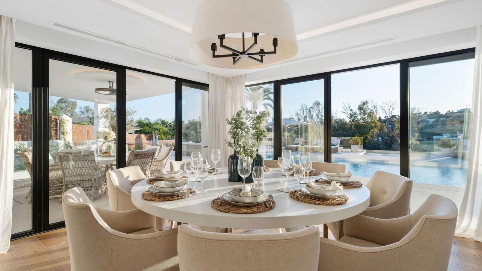 7 sypialnia Willa na sprzedaż w Marbella z basenem garażem - 3 990 000 € (Ref: 9245936)