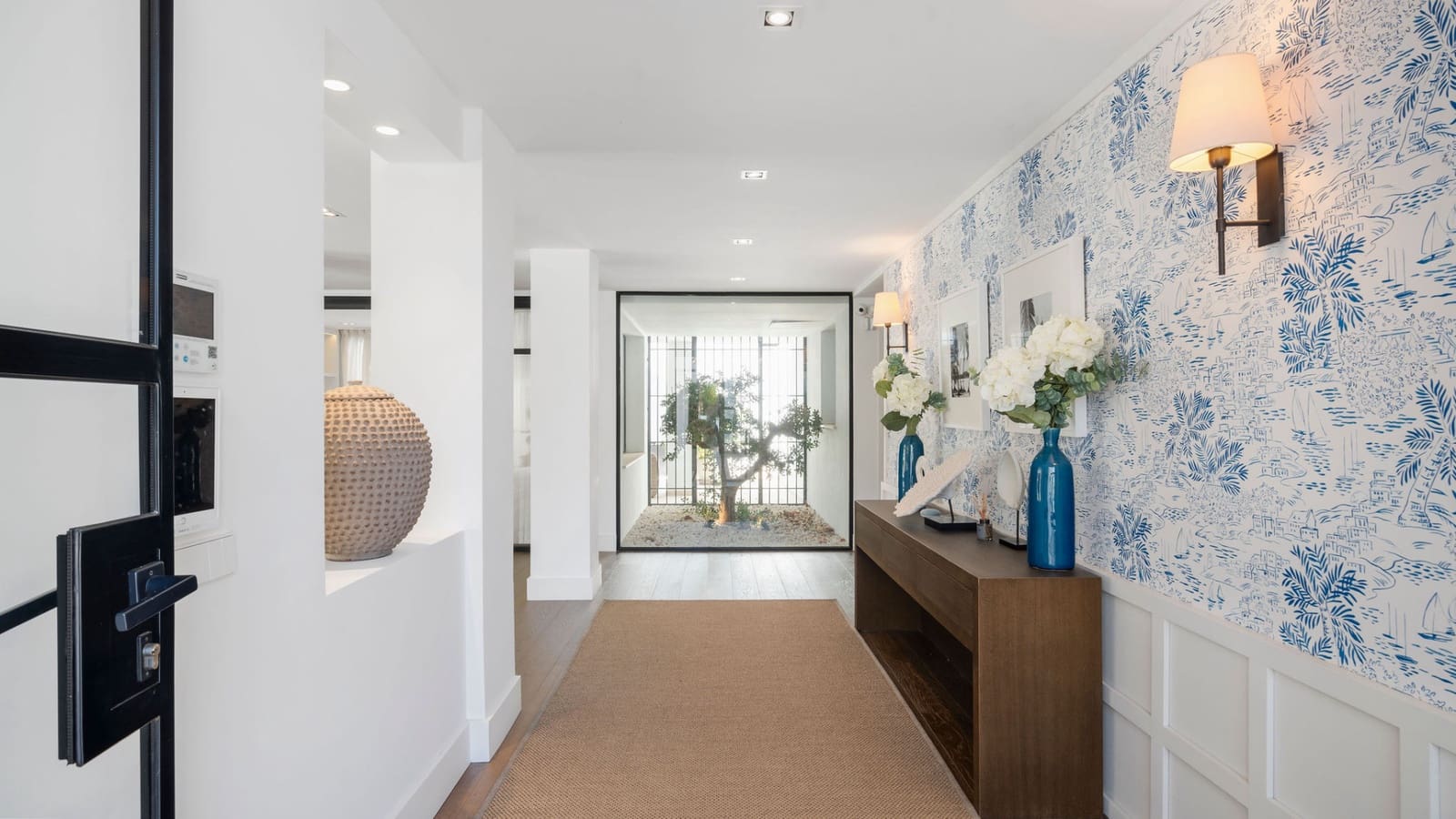 7 sypialnia Willa na sprzedaż w Marbella z basenem garażem - 3 990 000 € (Ref: 9245936)
