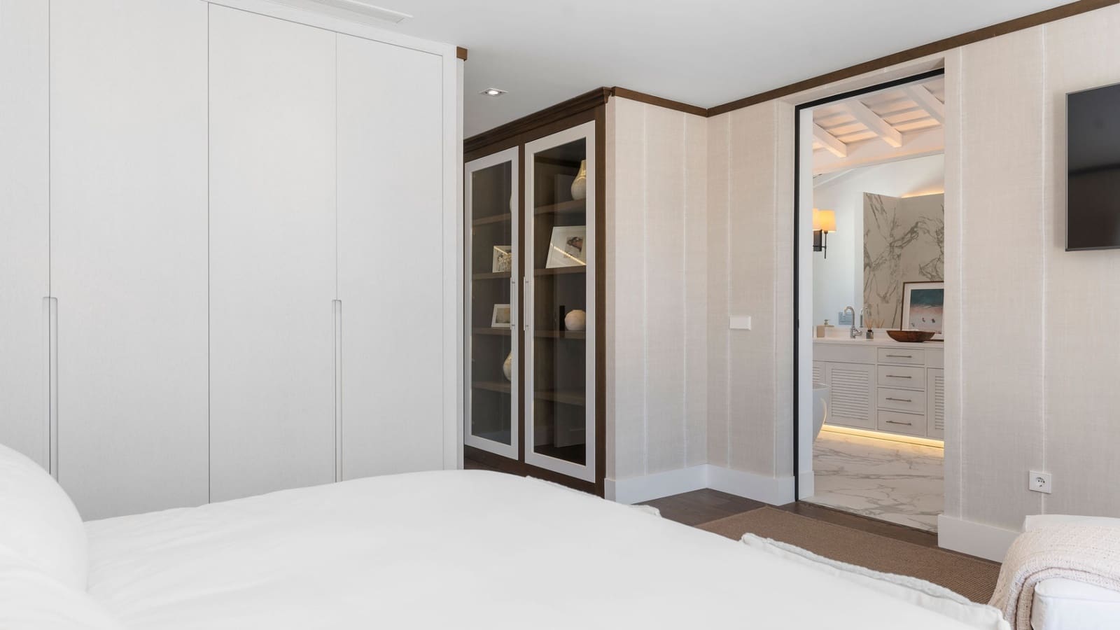7 sypialnia Willa na sprzedaż w Marbella z basenem garażem - 3 990 000 € (Ref: 9245936)