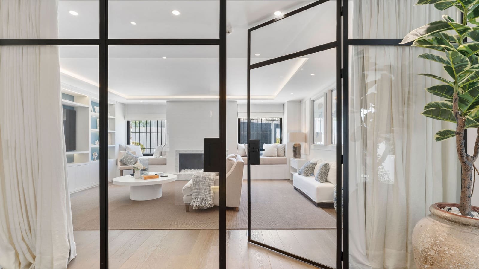 7 sypialnia Willa na sprzedaż w Marbella z basenem garażem - 3 990 000 € (Ref: 9245936)
