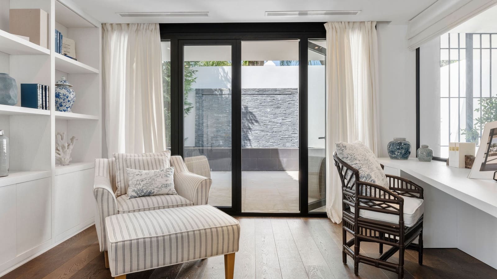 7 sypialnia Willa na sprzedaż w Marbella z basenem garażem - 3 990 000 € (Ref: 9245936)