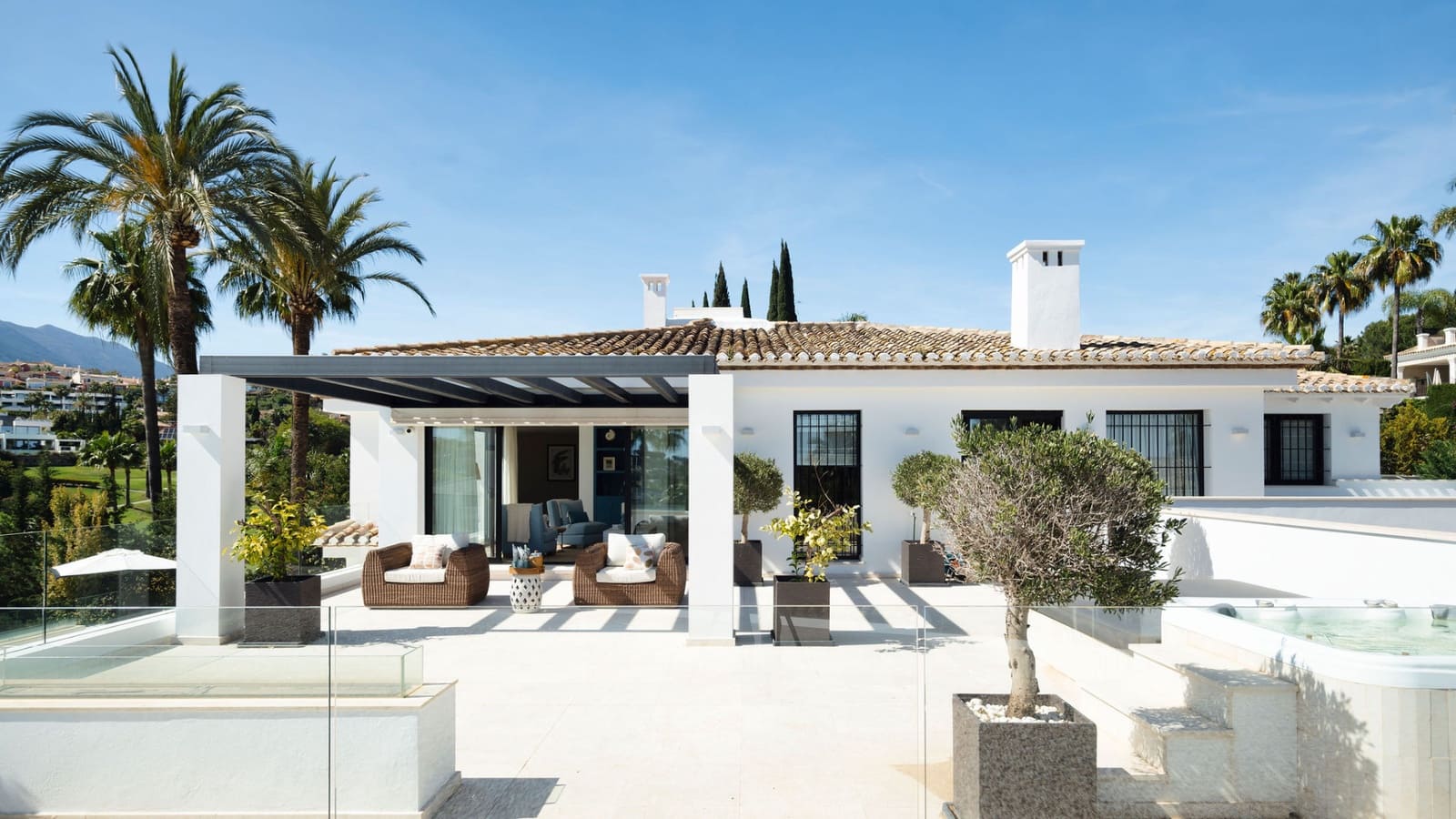 7 sypialnia Willa na sprzedaż w Marbella z basenem garażem - 3 990 000 € (Ref: 9245936)