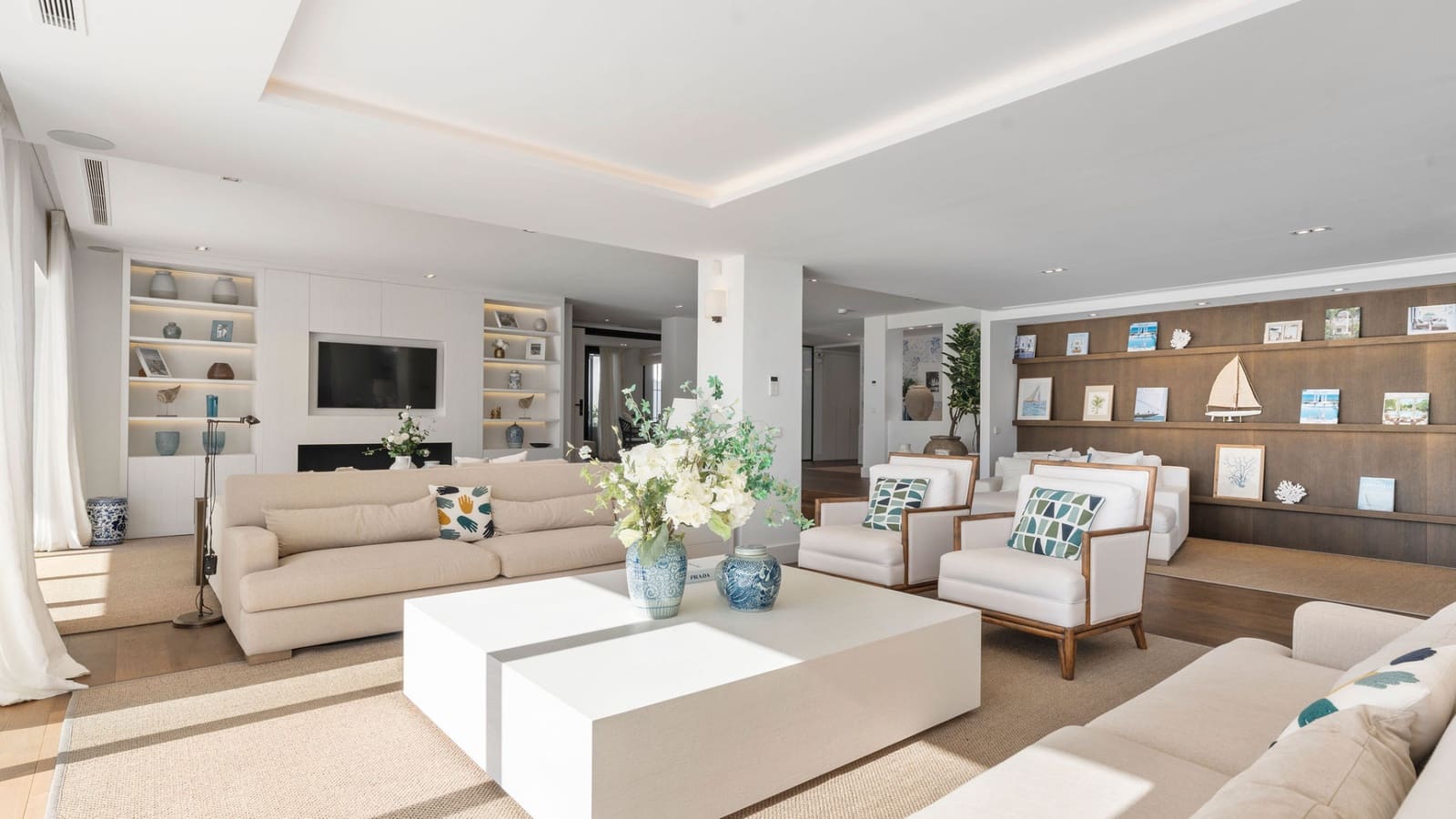 7 sypialnia Willa na sprzedaż w Marbella z basenem garażem - 3 990 000 € (Ref: 9245936)