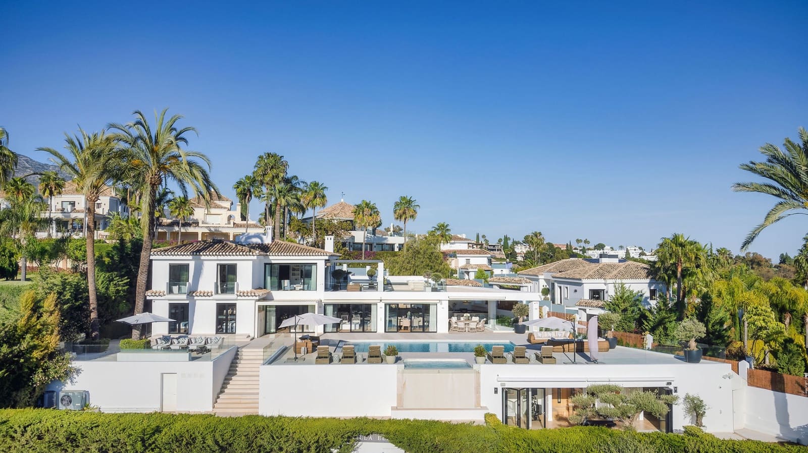 7 sypialnia Willa na sprzedaż w Marbella z basenem garażem - 3 990 000 € (Ref: 9245936)