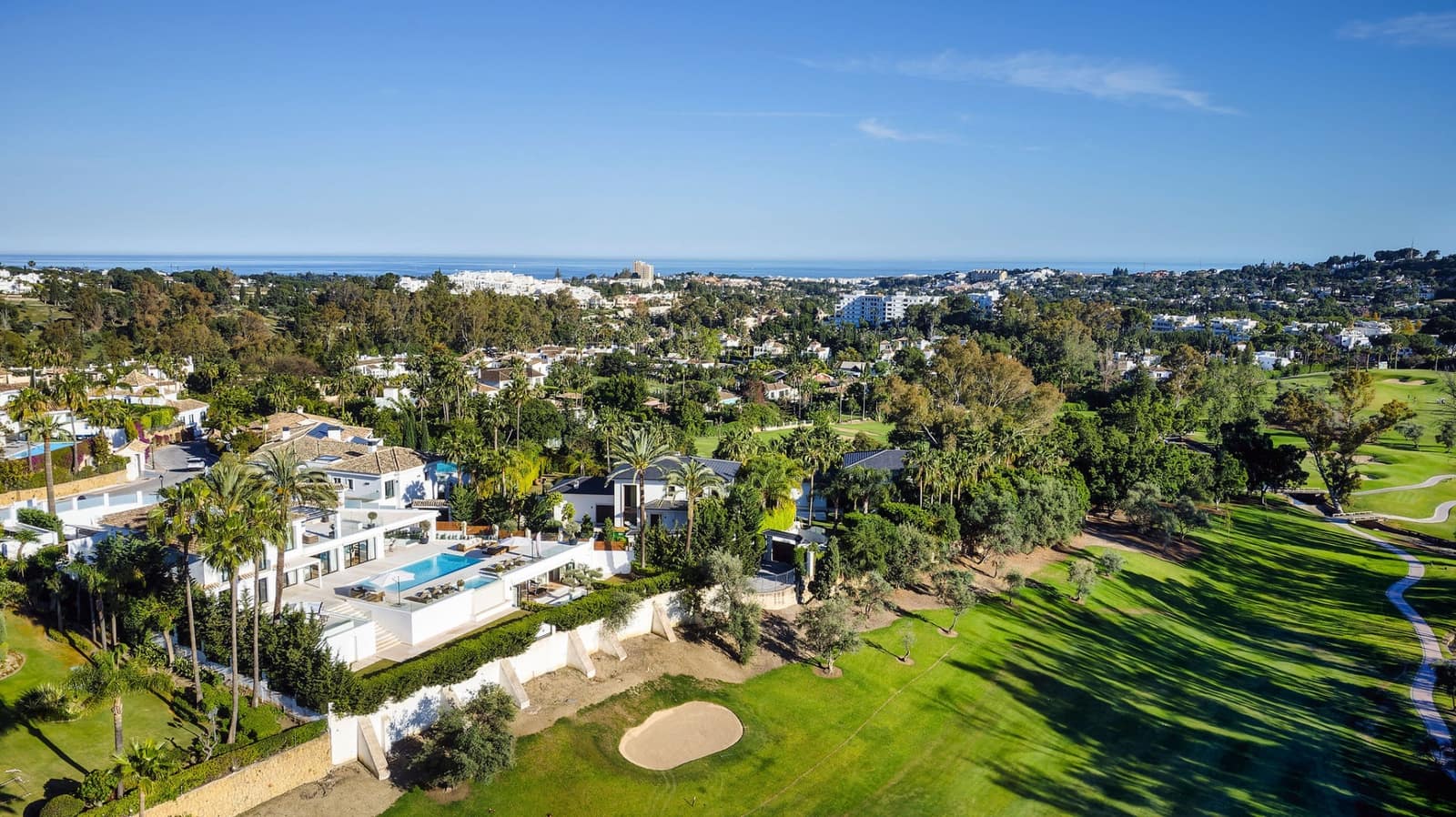 7 sypialnia Willa na sprzedaż w Marbella z basenem garażem - 3 990 000 € (Ref: 9245936)