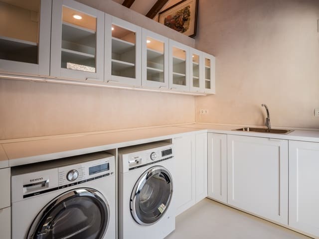 Chalet de 6 habitaciones en Estepona en venta con piscina garaje - 2.395.000 € (Ref: 9245937)
