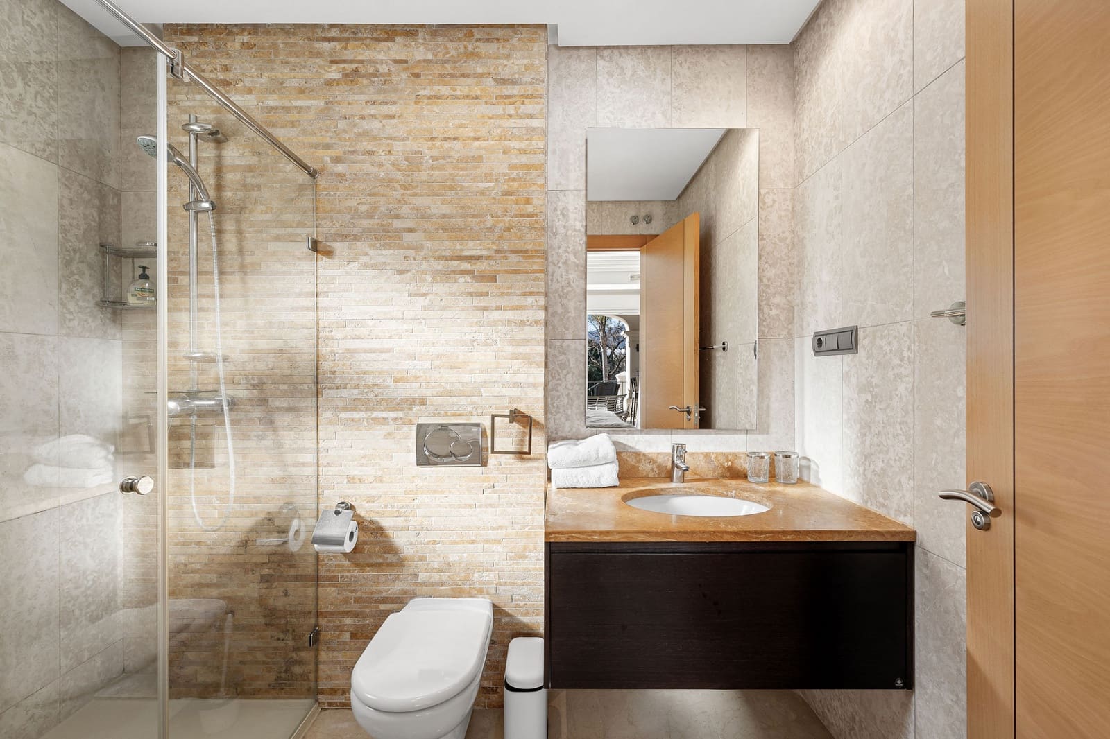 5 bedroom Villa for sale in Marbella with pool garage - € 3,295,000 (Ref: 9245938)